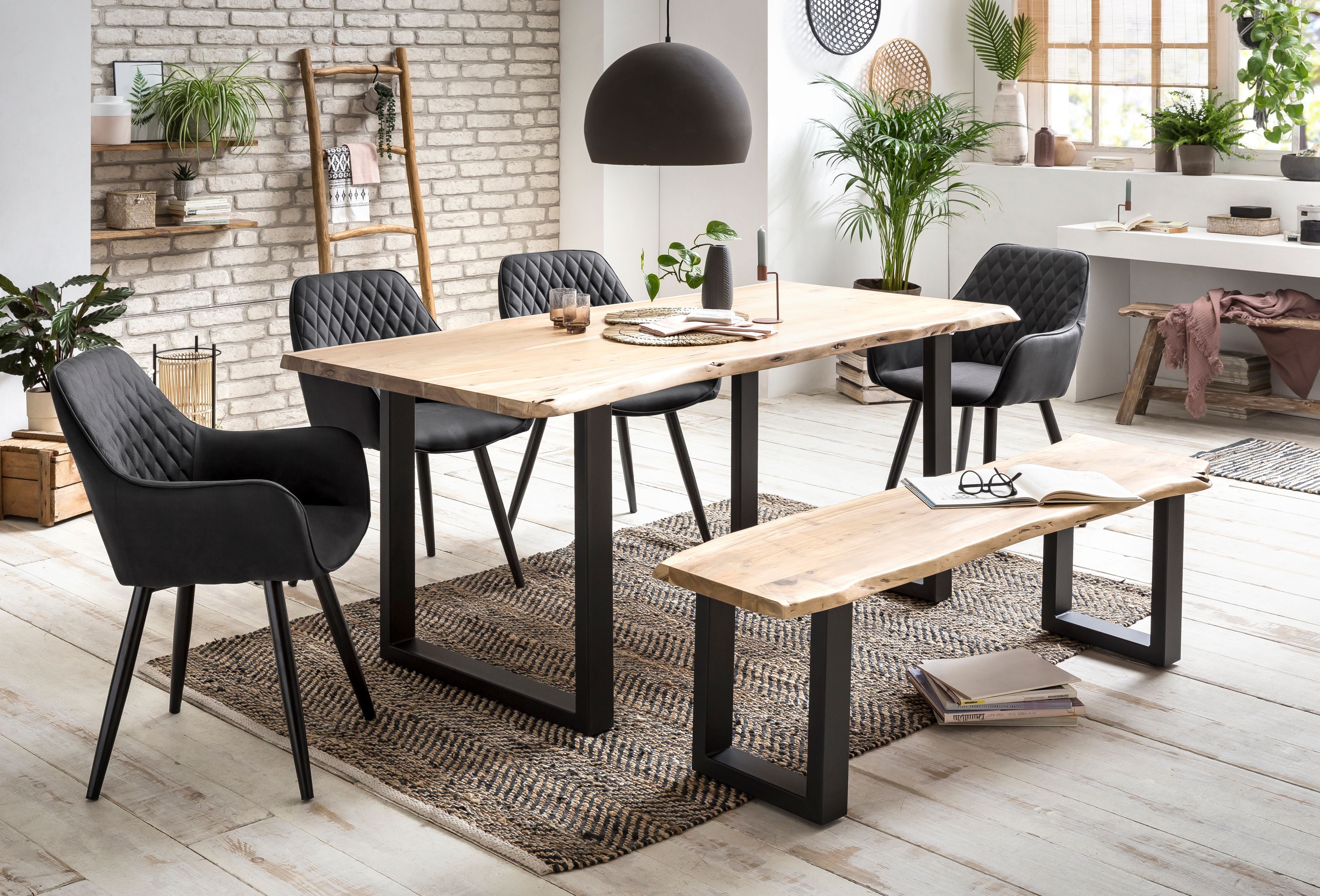 Table  Djursholm